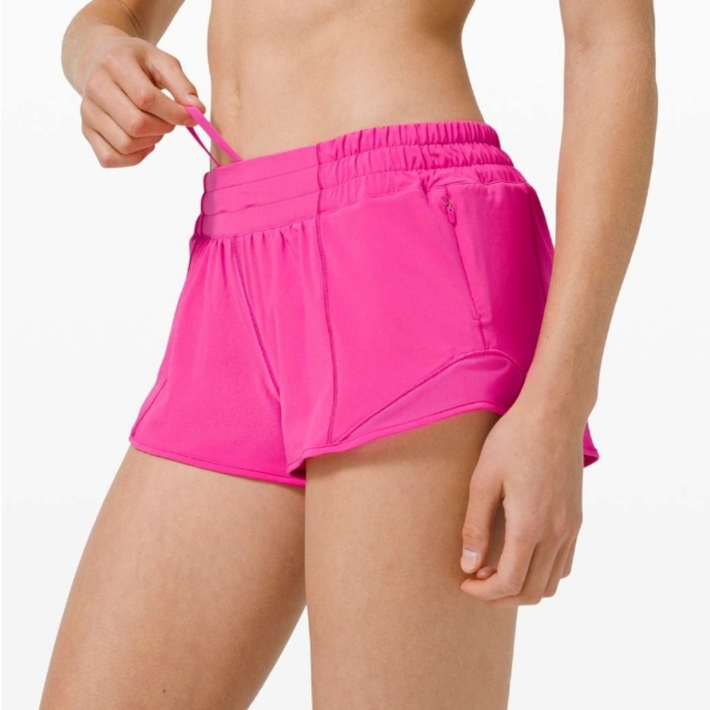 Lululemon Hotty Hot LR Short 2.5" In Sonic Pink NWT
